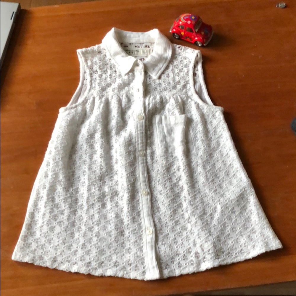 Last Call✨Abercrombie Girls Eyelet Blouse 👚 ✨